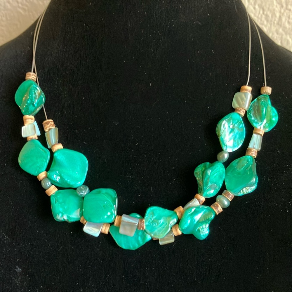 Turquoise Stone Nugget Beaded Necklace with Double-Strand Wire‎ Design